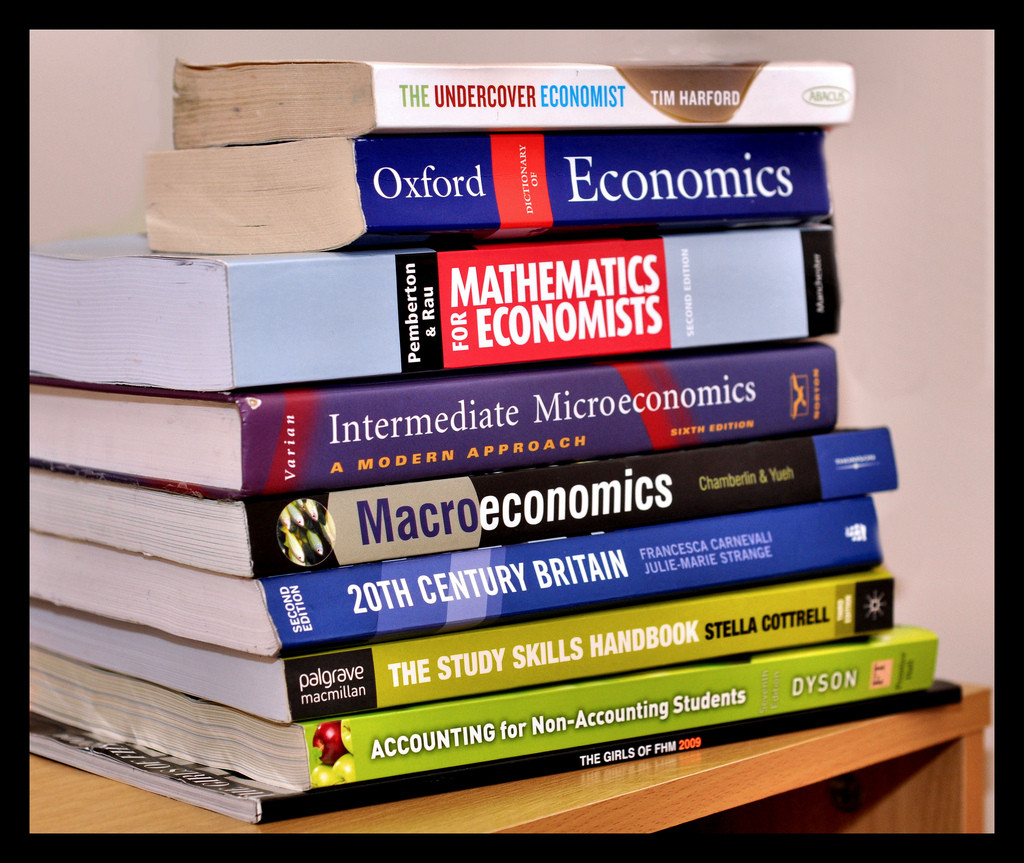Macroeconomia y Microeconomia